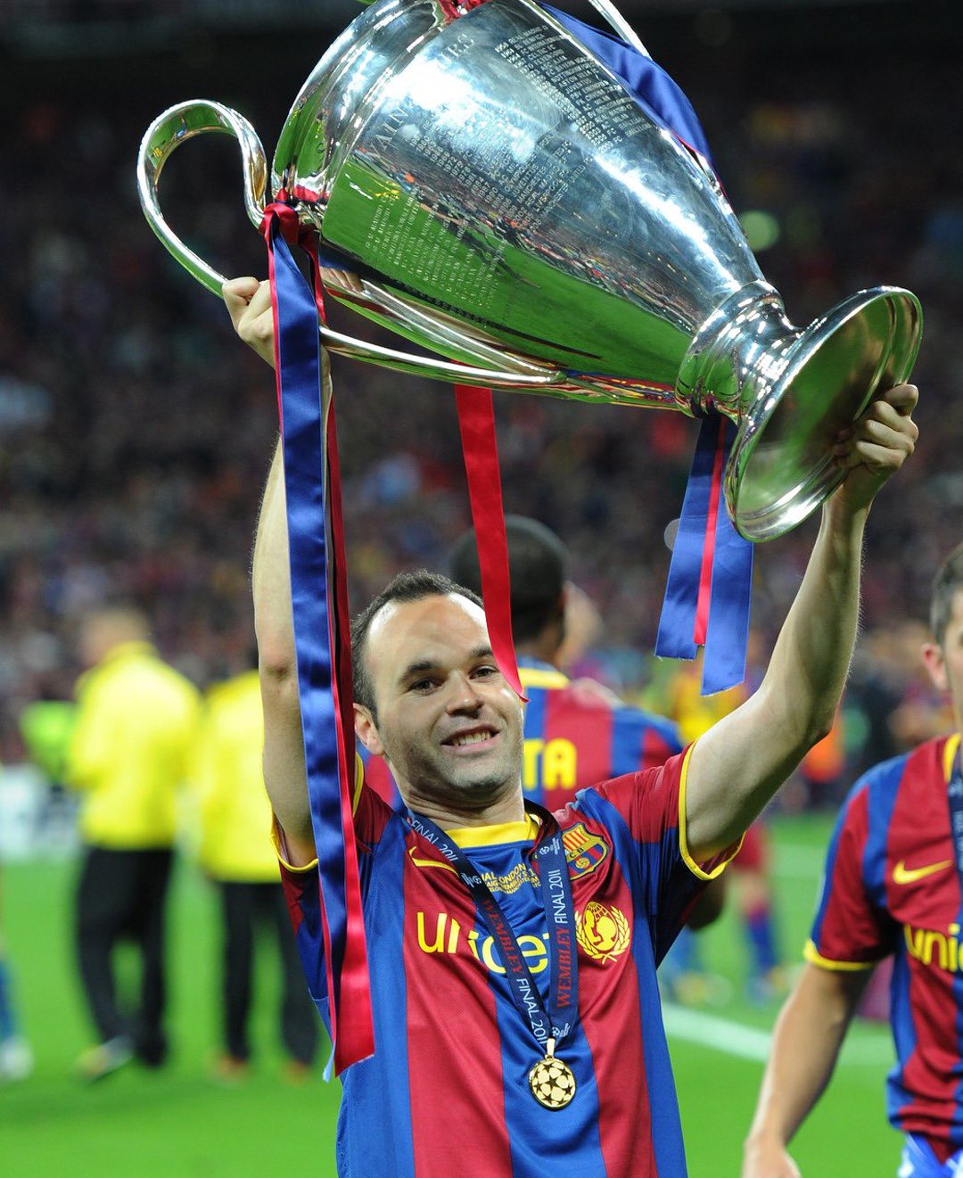 Andrés Iniesta Luján yatawaranye ibikombe bikomeye na FC Barcelona