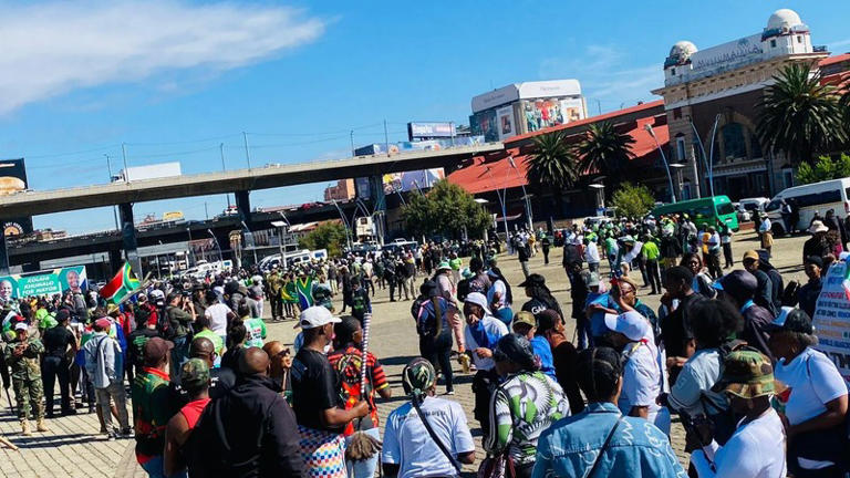 Imyigaragambo n'ibikorwa bihohotera abimukira baba muri Afurika yepfo birakomeje