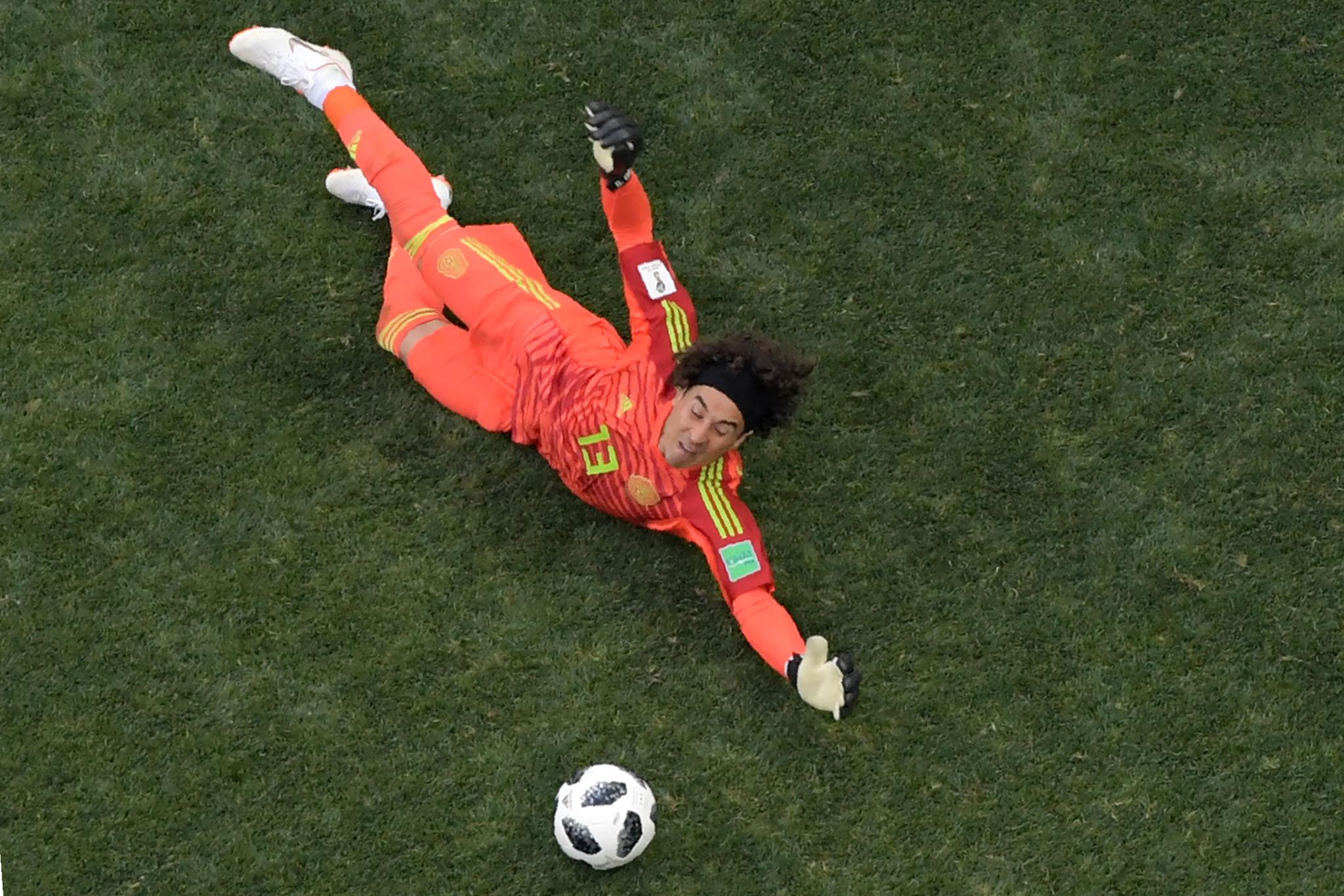 Uretse Lionel Messi, Cristiano Ronaldo n'umunyezamu wa Mexique Guillermo Ochoa bashobora kuba bamwe mu bakinnyi bake cyane bazaba bakinnye Igikombe cy’Isi inshuro esheshatu