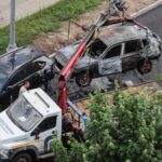 imodoka ya BMW ya Koloneli Damir Davydov yaturikijweho igisasu yafashwe n’inkongi y’umuriro iarashya irakongoka .