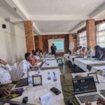 Bamwe mubanyamakuru barimo gukurirana aya mahugurwa