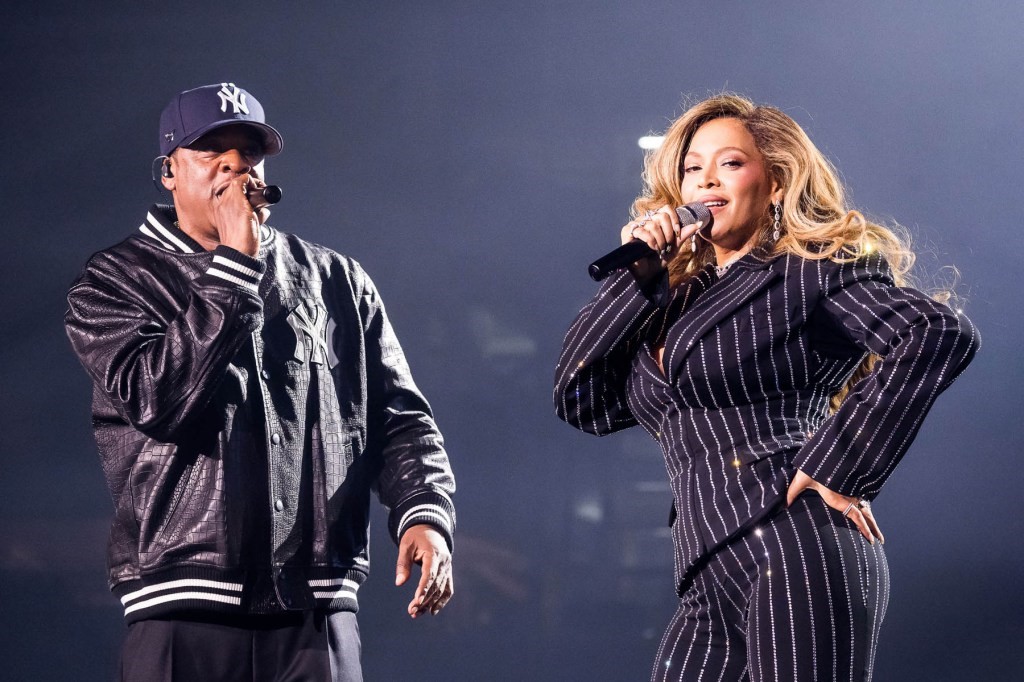 Muri icyo gitaramo, Jay-Z yari kumwe n'umugore we Beyoncé imbere y'imbaga y'abafana.