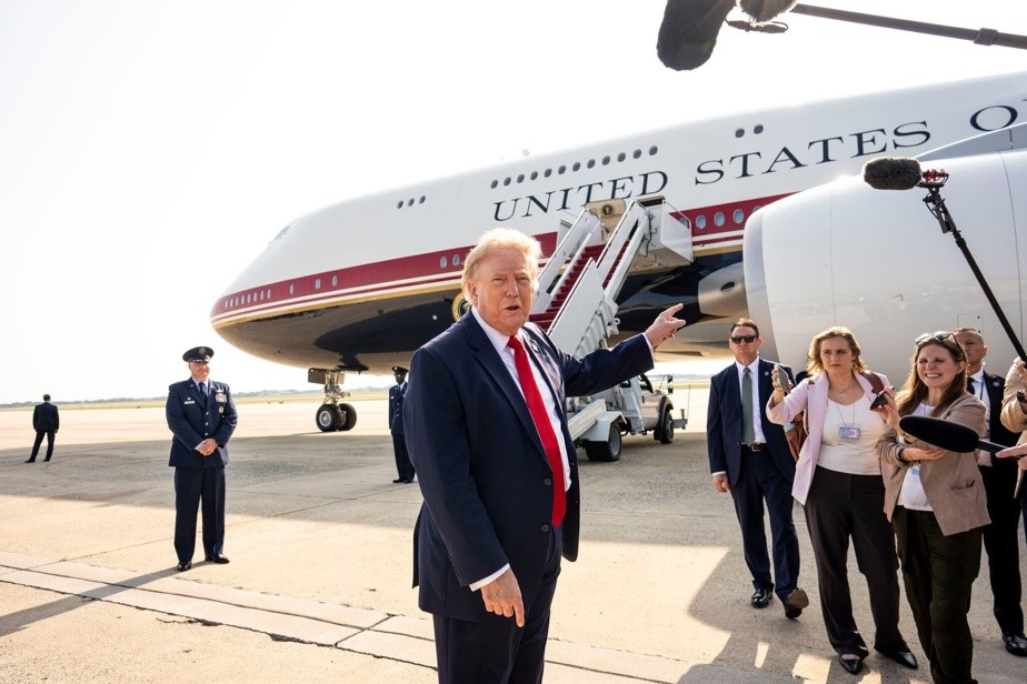Perezida Donald Trump n’ikinyamakuru The New York Times ntibavuga rumwe biturutse kuba kugusohora inkuru ivuga ku mpungenge z’umutekano wa Air Force One.