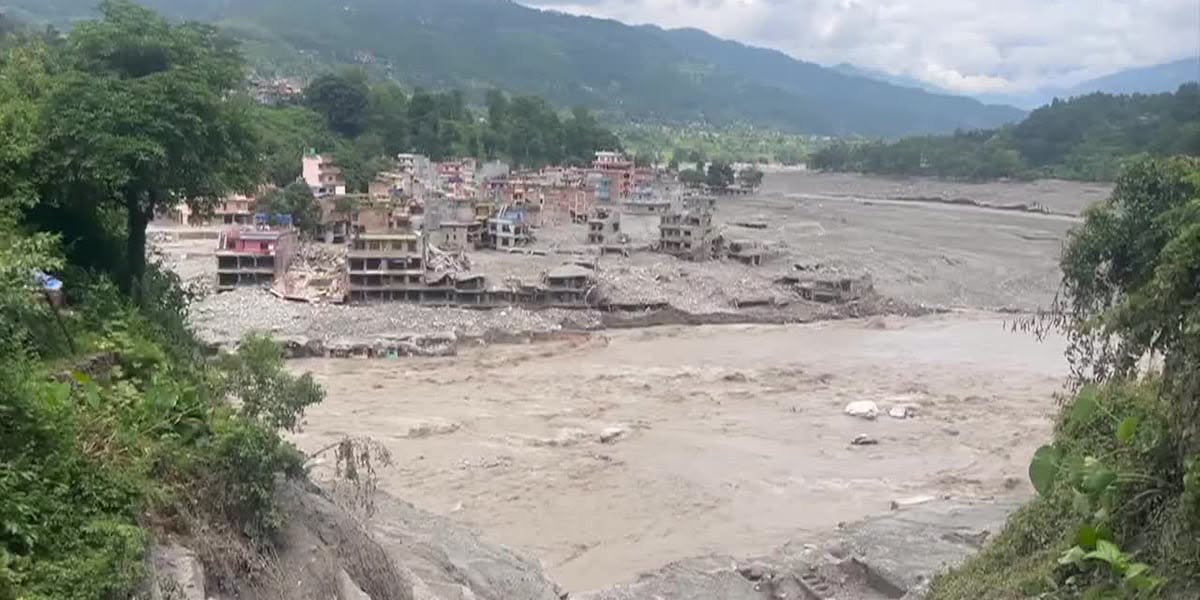 Ibiza by'imyuzure byibasiye Nepal kuburyo bukomeye
